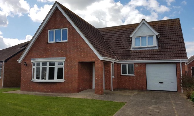 Skegness House | Yellow Sands