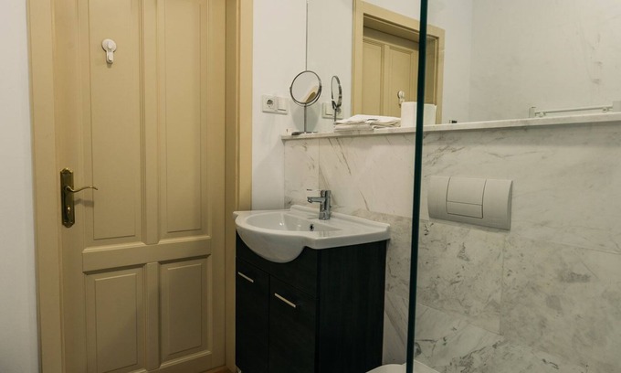 Historic Center Apartment | YellowBoot Aparthotel 4 - Stay abroad, feel at home