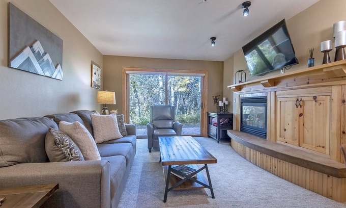Driggs Condo | Yellowstone & Grand Teton Parks!3 Community Hot Tubs! Updated, Stocked & Clean!