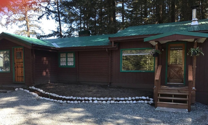 Cordova House | Your Alaskan Dream Vacation Starts Here