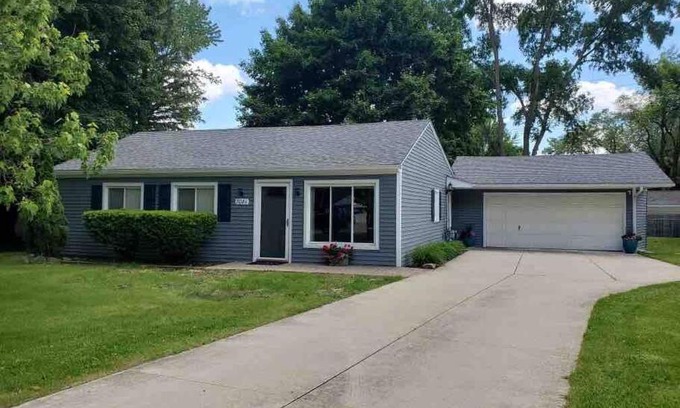 Clarkston House | Your Cozy Clarkston Home Away From Home