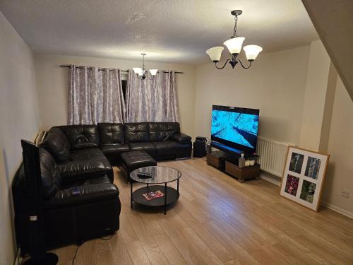 Grove House | Your Cozy Home Away From Home