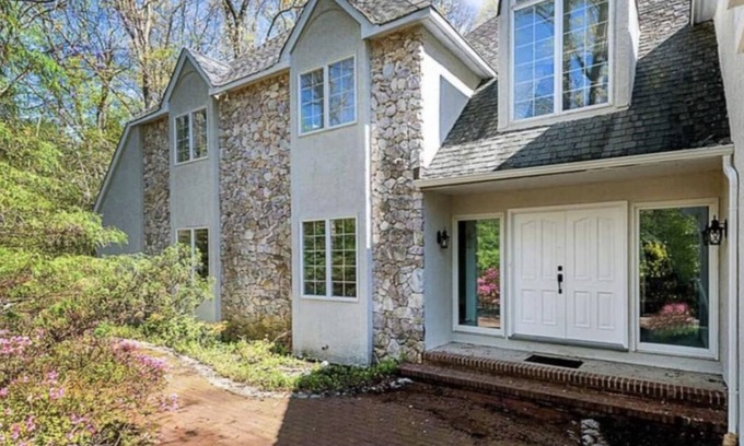 Voorhees House | Your Dream Stay Awaits! Experience Luxury