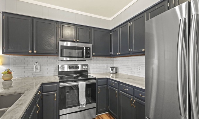 Banner Elk Condo | Your Fall/Winter Retreat: Pool, Hot Tub, and Beech Mountain Charm!