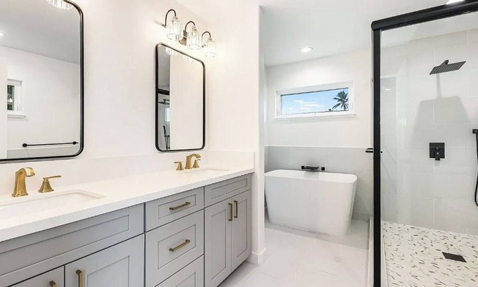 Laie House | Your Hawai‘i Home Base Spacious 3BR/2BA Sleeps 10, Beach Gear, Full Kitchen
