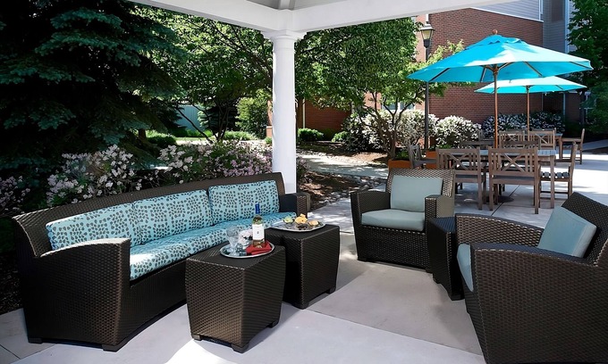 Waukegan Apartment | Your Home Away From Home! Outdoor Pool, Pets Allowed, Near Lindholm Park!