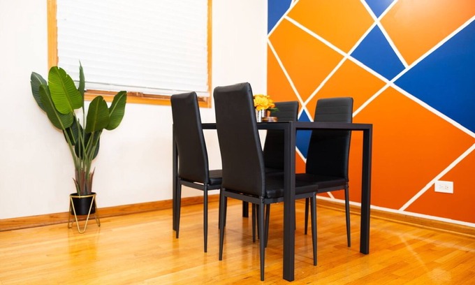 New City Apartment | Your Home Away from home -12 mins from Downtown