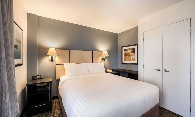Gateway Hotel | Your Home Away From Home! 2 Spacious Units, Full Kitchen, Pet-friendly Hotel!