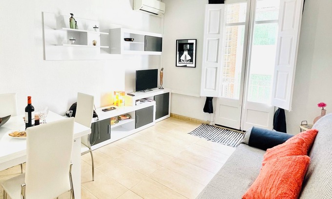 el Camp d'en Grassot i Gracia Nova Apartment | Your ideal housing in Barcelona: enjoy and relax close to Sagrada Familia!