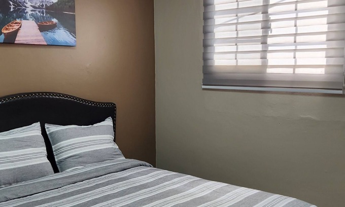 St. Helena Apartment | Your Layover- 6 Mins to the Airport fully equipped for Short and Long Stays