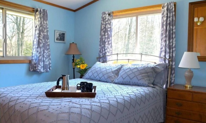 Marquette House | Your own Nature Retreat, minutes from town and wilderness opportuntities
