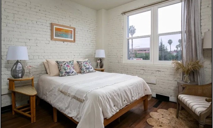 Westlake Apartment | Your Own Space in DTLA!