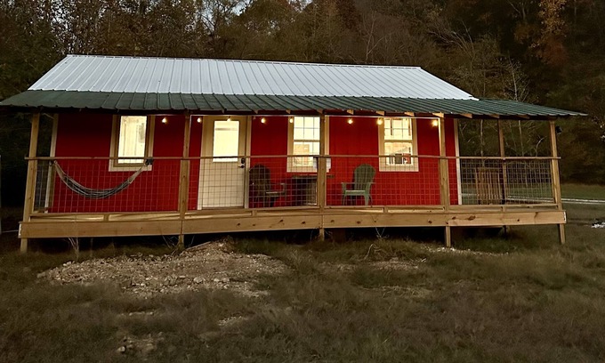 Wayne County Cabin | Your peaceful country vacation spot