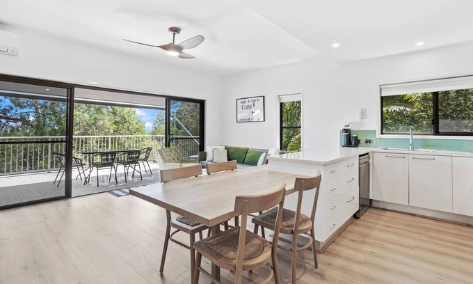 Currumbin Apartment | Your Perfect Waterfront Escape!