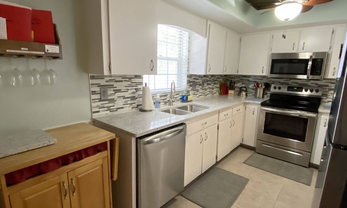 Englewood South Condo | Your piece of Paradise at Palm Manor Condo