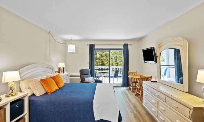 Fairfield Harbour Condo | Your Quaint Hideaway!