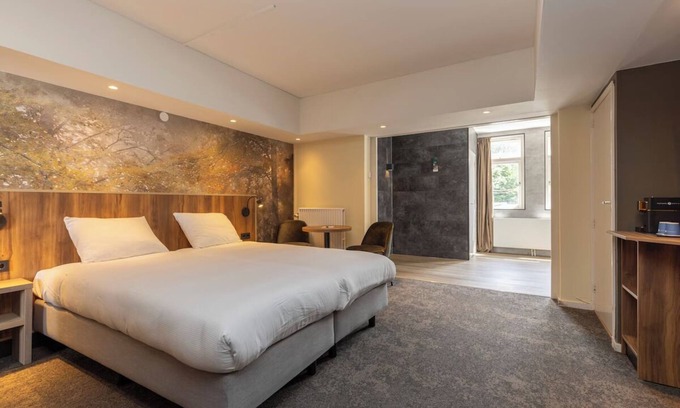 Berg en Dal Hotel | Your Relaxing Base for Outdoor and City Adventures! Indoor Pool, Onsite Dining!