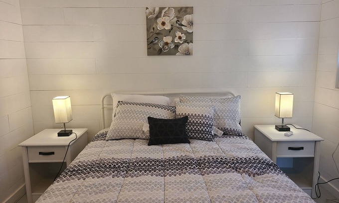 Victoria House | Your Special Cozy Getaway Free Parking Washer & Dryer Netflix's