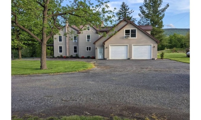 Swengel House | Your summer family retreat- with a hot tub!nn