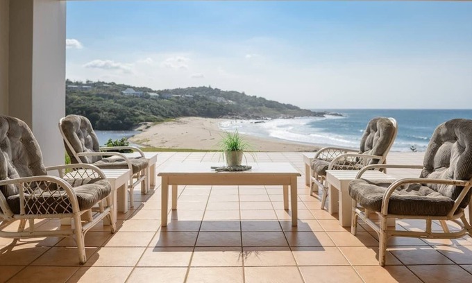 Palm Beach House | Your Ultimate Beach House Getaway!