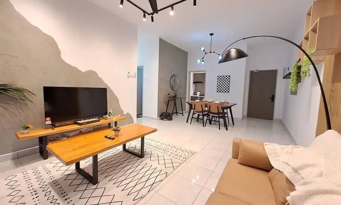 Nilai Apartment | Youth City Residence/3 Room/KLIA/Nilai/Pool