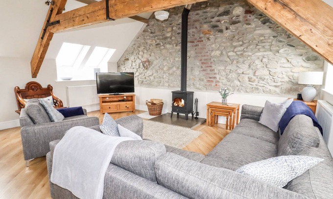 Brynrefail Cottage | Yr Hen Festri
