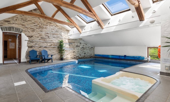 Llanglydwen House | Ysgubor Ganol - One Bedroom House, Sleeps 2
