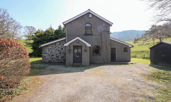 Trefriw Cottage | YSGUBOR WEN, family friendly, character holiday cottage in Llanrwst