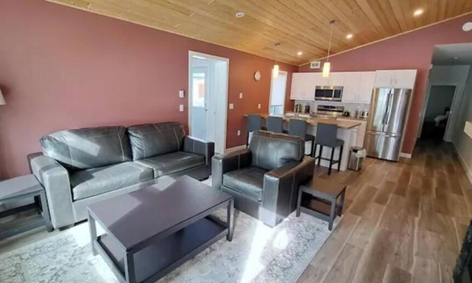 Whitehorse House | Yukon Hot Springs Suite #37