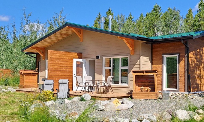 Whitehorse House | Yukon Hot Springs Suite #35