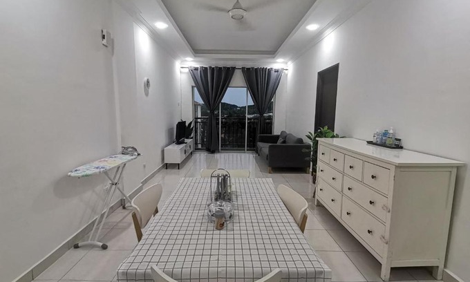 Bandar Puncak Alam Apartment | Yuslina Homestay