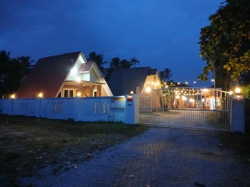 Cherang Ruku House | Zainab Cottage