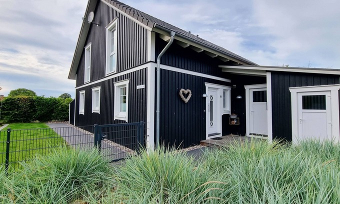 Sehlendorf House | Zauberhafte Ferienhaushälfte Lieblingsplatz am Sehlendorfer Ostsee Strand