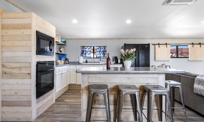 Williamson House | Zebra Refuge Cottage-wild Unique Prescott Stay