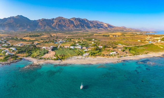 Frangokastellon House | Zefiros House - Walk To Beach - AC WIFI