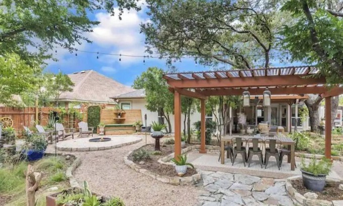 North Buttercup Creek House | Zen Garden Retreat Home - Wellness Menu Available