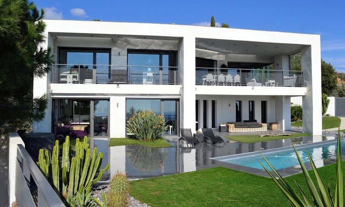 Cavalaire-sur-Mer Villa | Zen setting, facing the sea, luxury, close to St-Tropez and the beaches