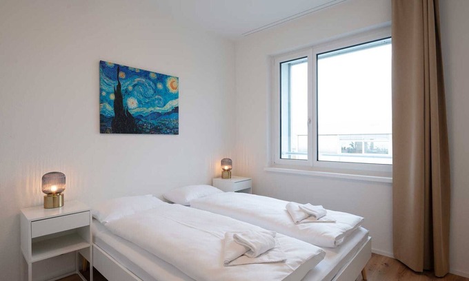 Center Apartment | ZH Blue 3 - Letzigrund HITrental Apartment