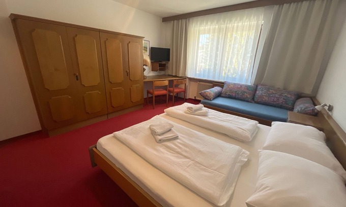 Obsteig Bed & Breakfast | Zimmer 17/3bett Ohne Balkon - Pension Alpina