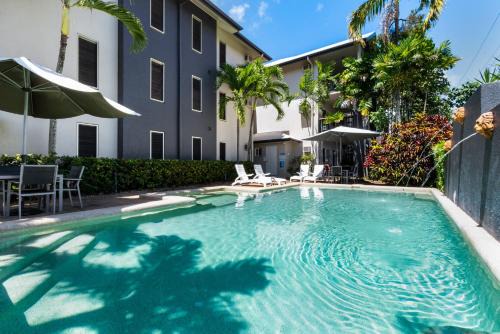 Cairns North Apartment | Zion Escapes Cairns City Waters Edge Family Apartment
