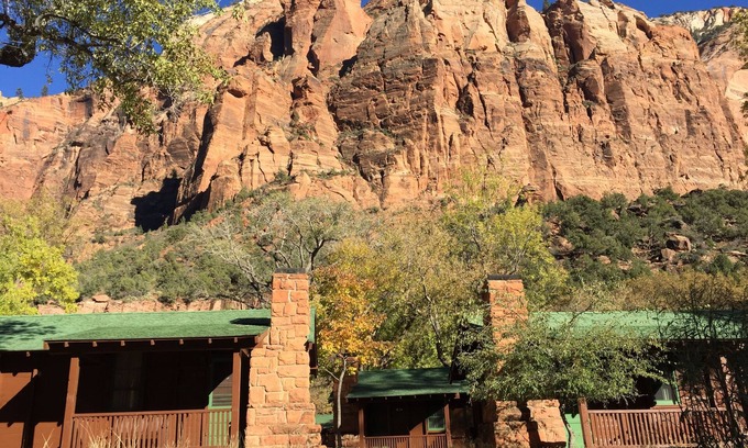Zion National Park South Entrance Hotel | Zion Lodge - Inside The Park