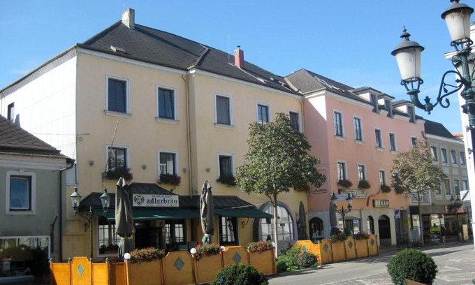 Tulln an der Donau House | Zum schwarzen Adler
