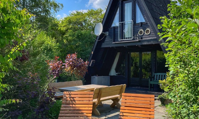 Frenkhausen House | Zur Bergeshöhe - Beautiful wooden house right on the edge of the forest in Frenkhausen