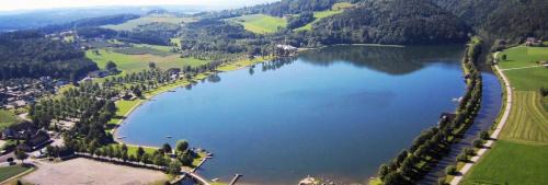 Stubenberg Apartment | Zwei Schlafzimmer Ferienapartment Anna am Stubenbergsee inklusive vier E-Bikes