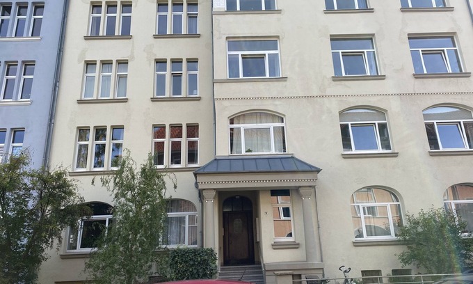 Suedstadt Apartment | Zweibettzimmer Business mit Eigenem Bad, Max. 2 Personen