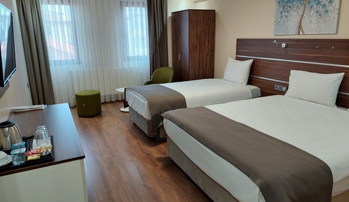 Family Triple Room, City View