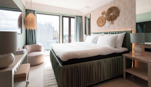Room (Rivera Sunrise)