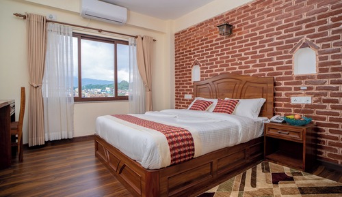 Deluxe Double Room, Bathtub