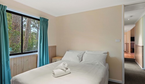 Deluxe 3 Bedroom Cabin - Sleeps 8