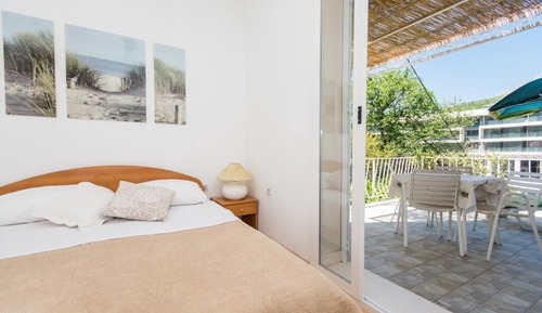 Double Room (Deluxe Double Room with Terrace and P)